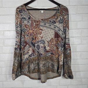 World Unity long sleeve printed top